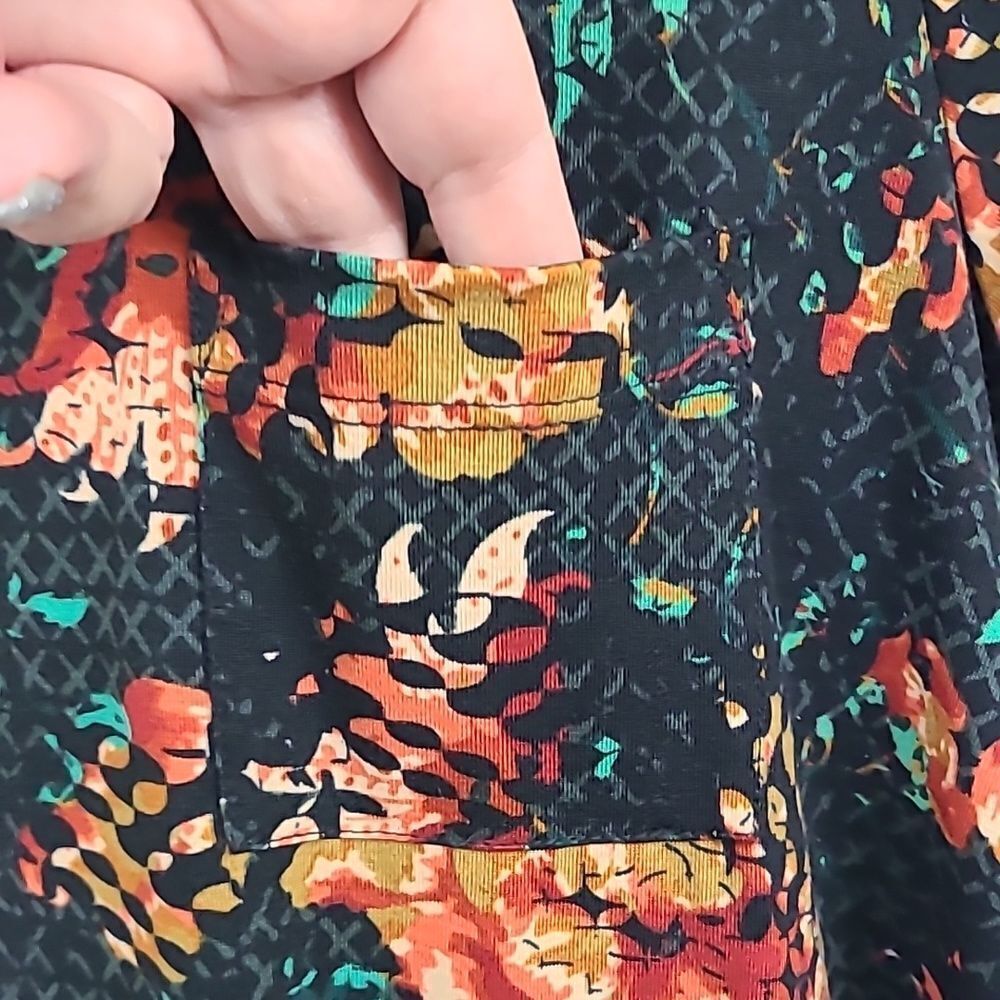 LuLaRoe Carly Dress Black Floral Print Midi Pocket High-Low Butter Soft Casual - Picture 6 of 11